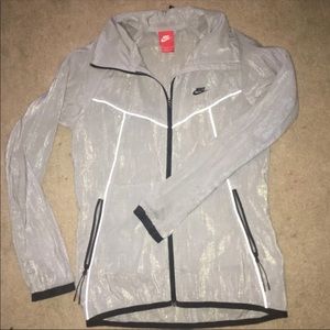 Nike wind breaker